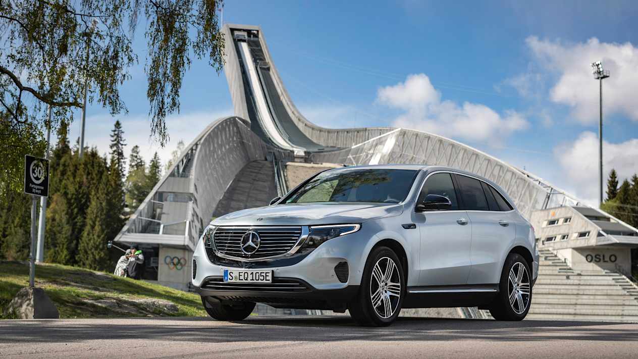 Mercedes EQC : trois quarts avant gauche