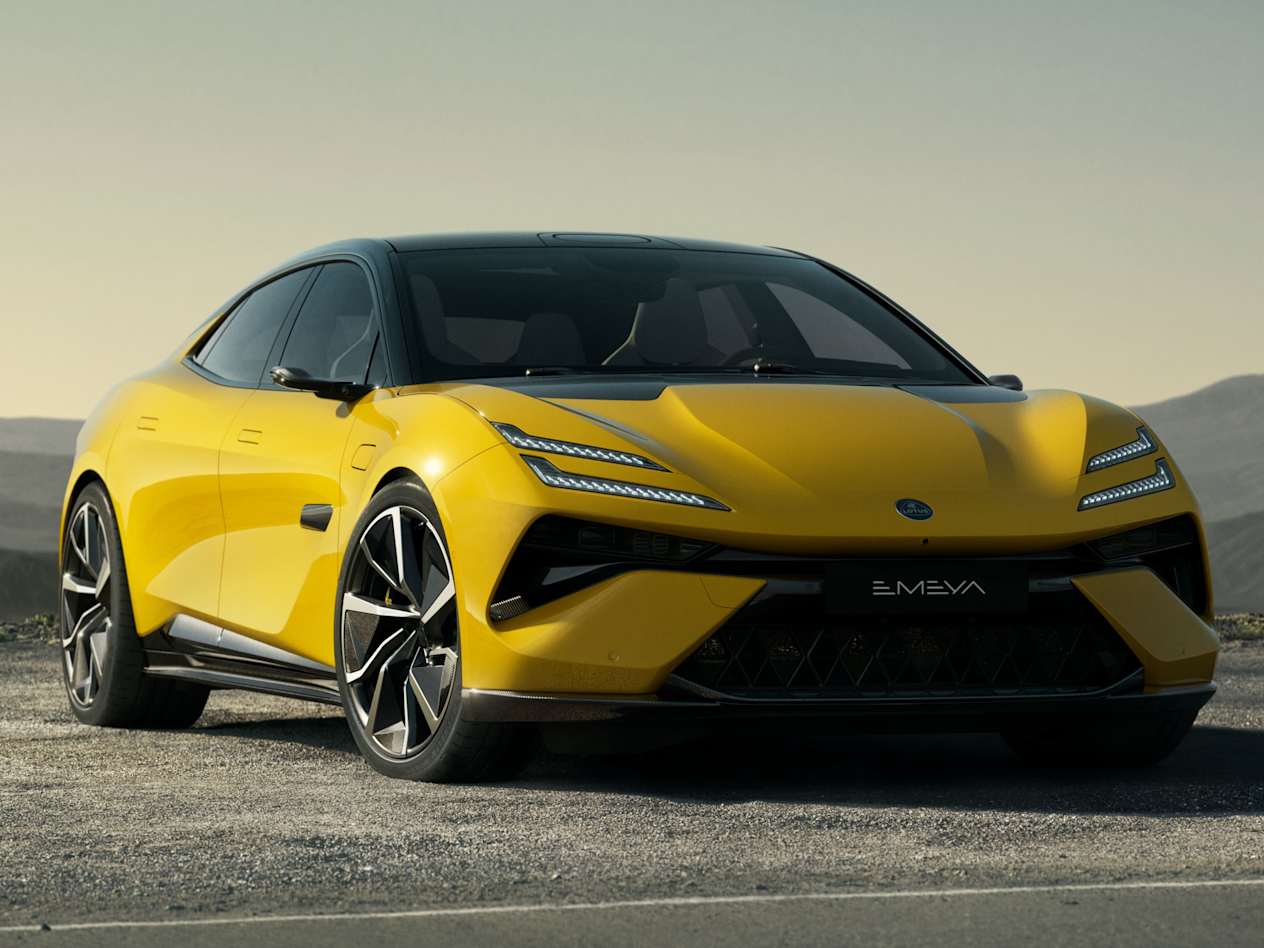 Lotus Emeya : 3/4 avant
