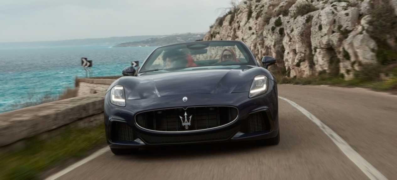Maserati GranCabrio sur la côte
