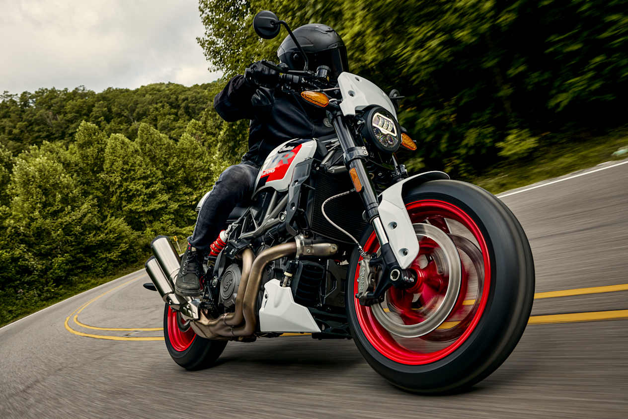 Indian FTR Sport 2023 : en virage à gauche