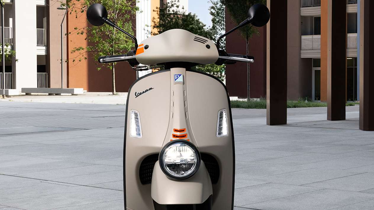 Vespa GTV face avant