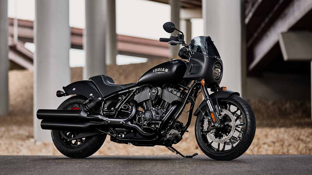 Indian Sport Chief 2025 : black smoke trois quarts avant droit