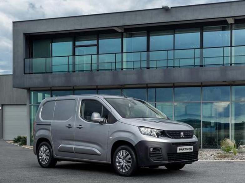 peugeot partner van of the year