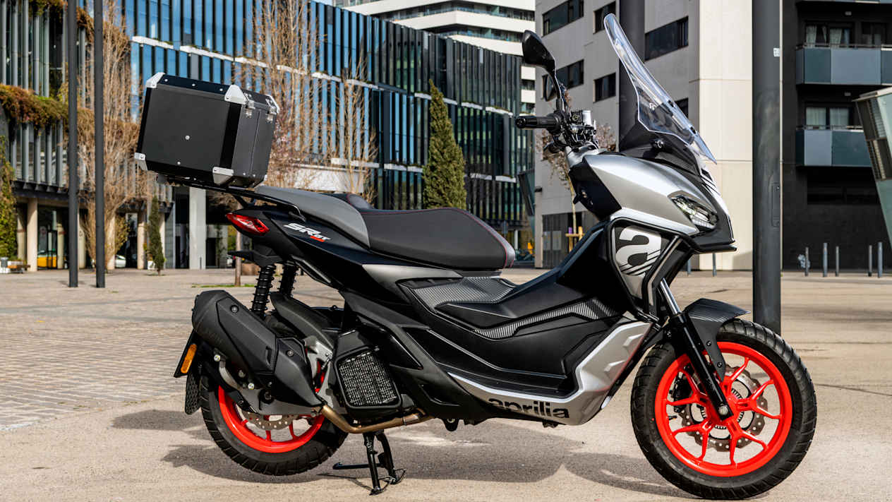 Aprilia SR GT vue profil