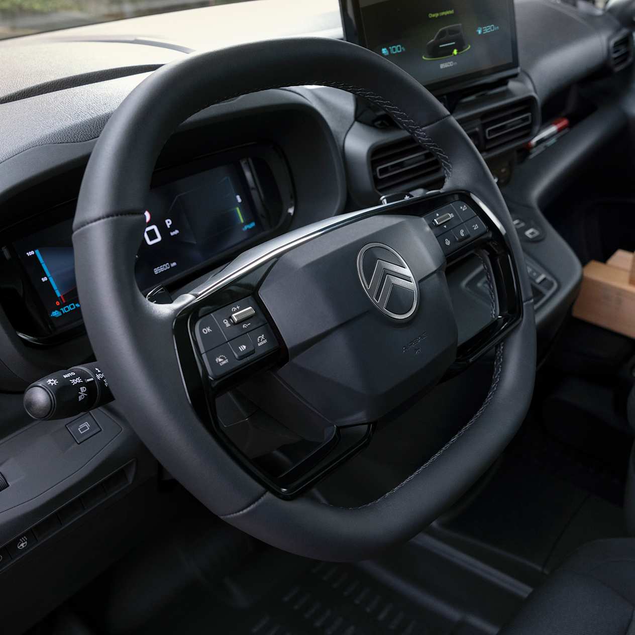 Citroën Berlingo Van 2024 : détail volant