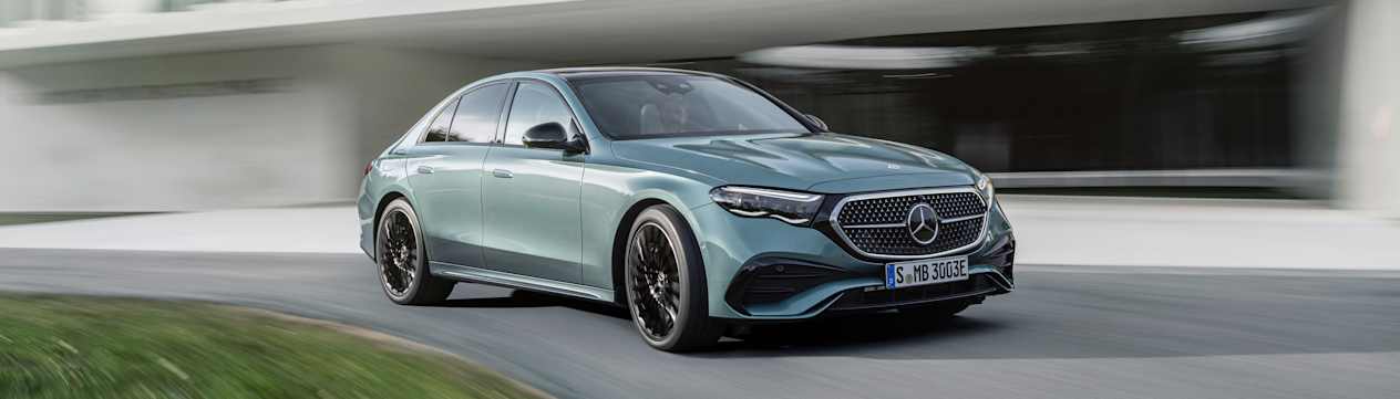 Mercedes Classe E 2023 vue coin droit