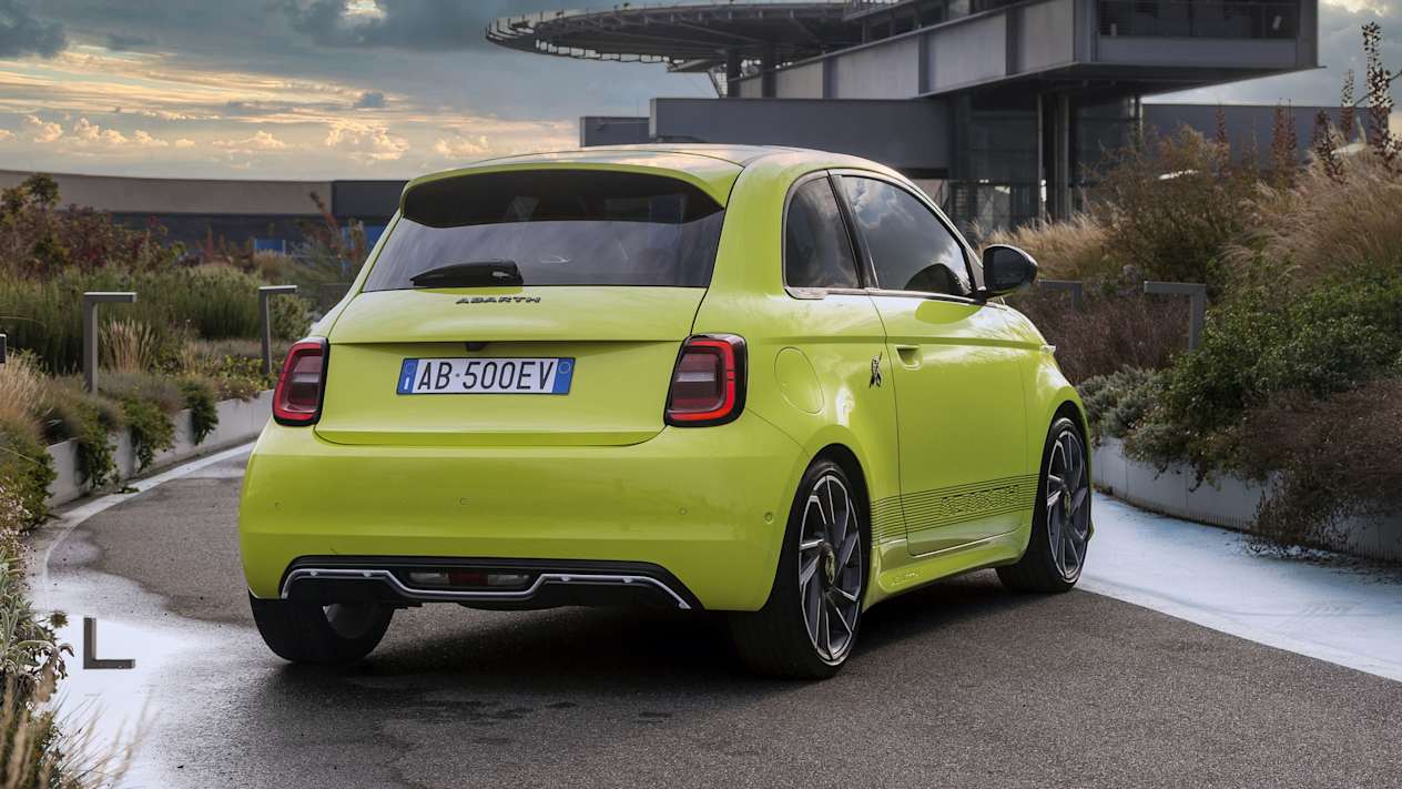 Fiat Abarth 500e Scorpionissima : Trois quart arrière