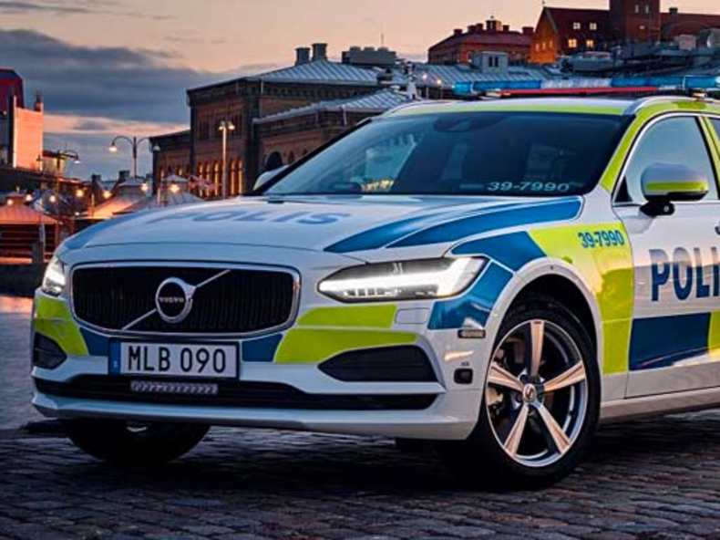 Swedish Police Choose Volvo V90 Endeavour Volvo Just a random swedish police volvo xc70. swedish police choose volvo v90