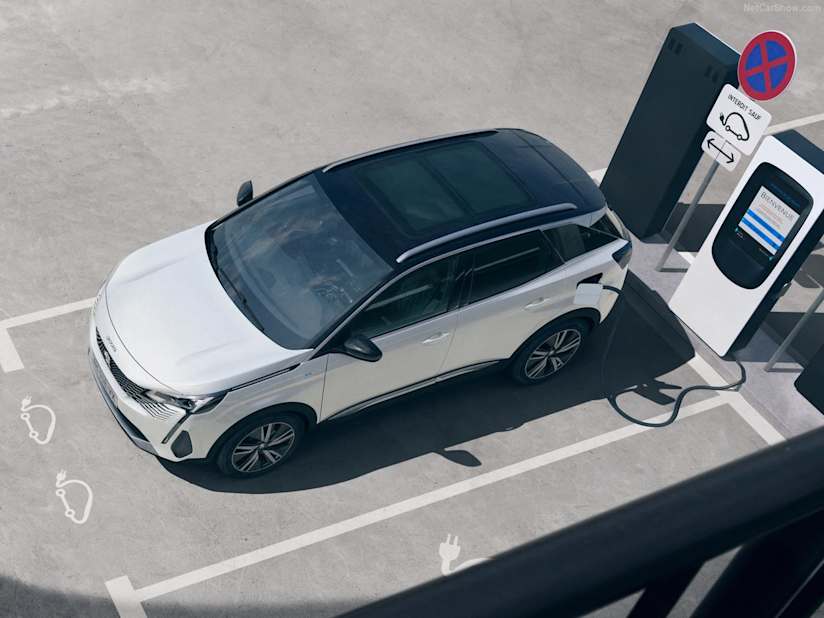 New Peugeot 3008 Plug In Hybrid Hampshire Berkshire West Sussex Snows Peugeot