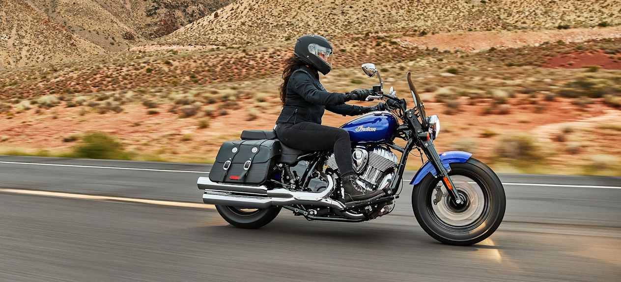 Indian Super Chief Limited 2025 : profil droit sur route