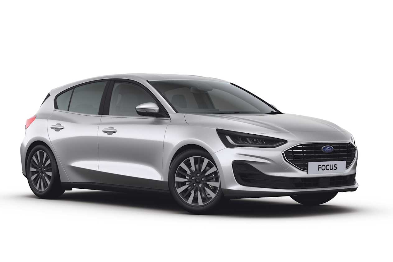 Image of a Focus Titanium X Hatchback in Moondust Silver PNG