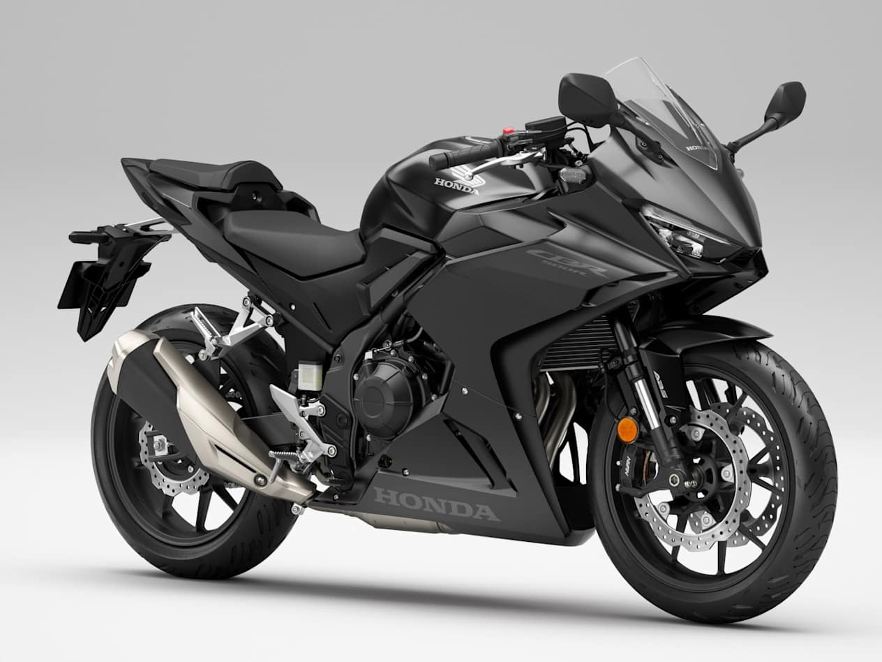Honda CBR500R 2024 Noir Gunpowder mat métallisé : trois quarts avant
