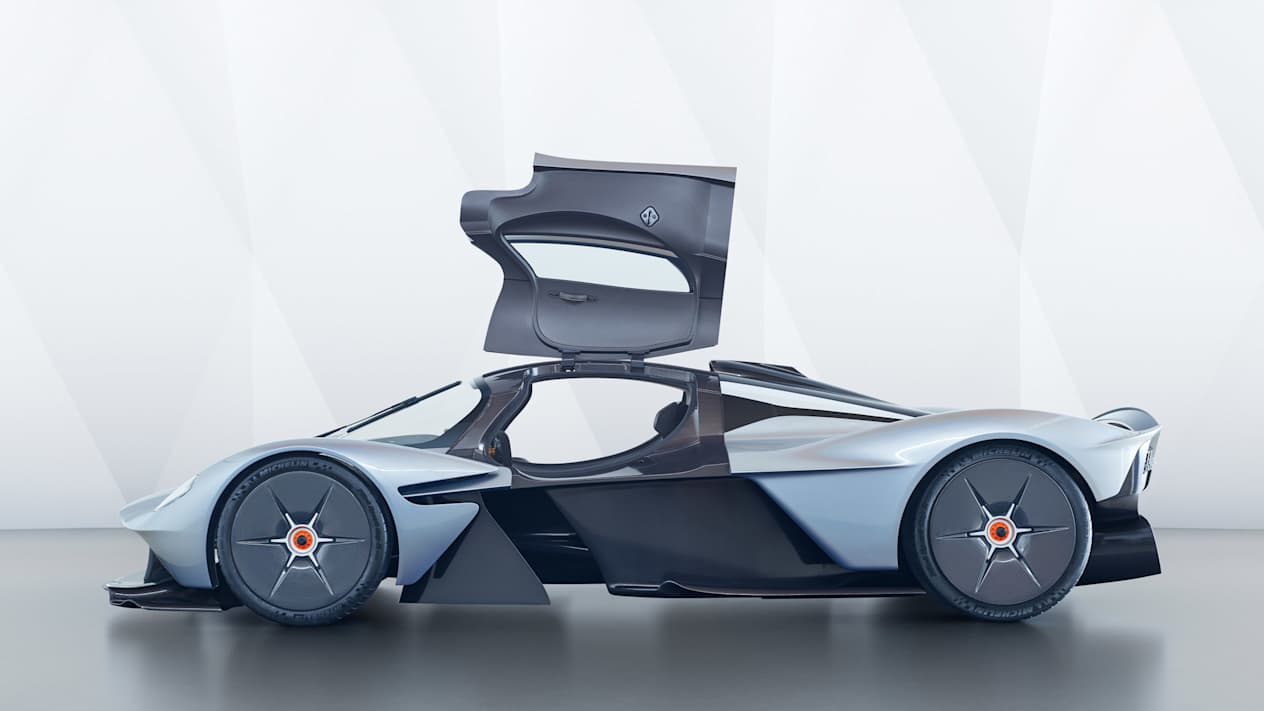 Aston Martin Valkyrie : Profil avec portes ouvertes