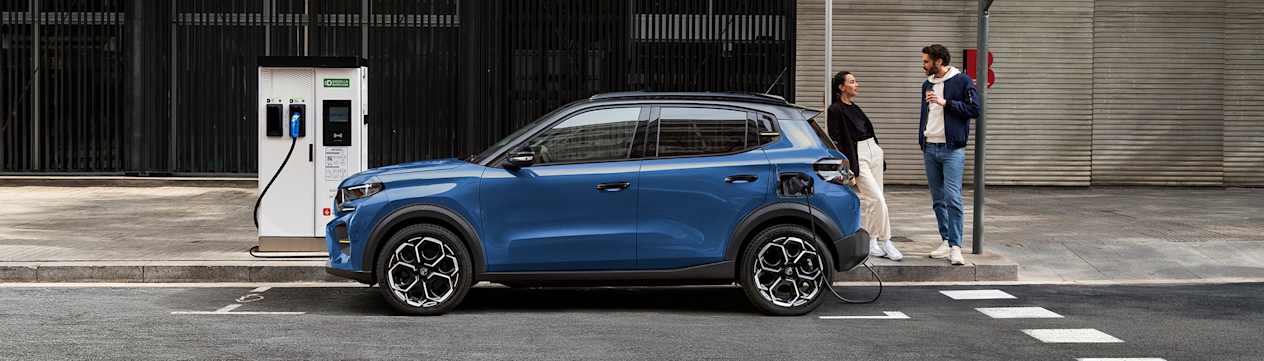 Citroën C3 2025 bleue : profil gauche statique en charge