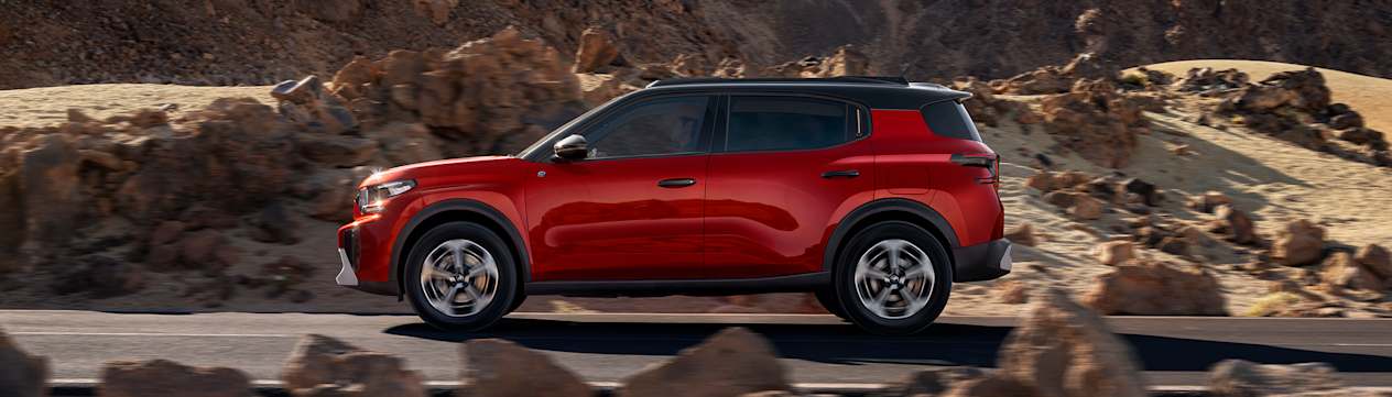 Citroën C3 Aircross 2024 : profil gauche sur route