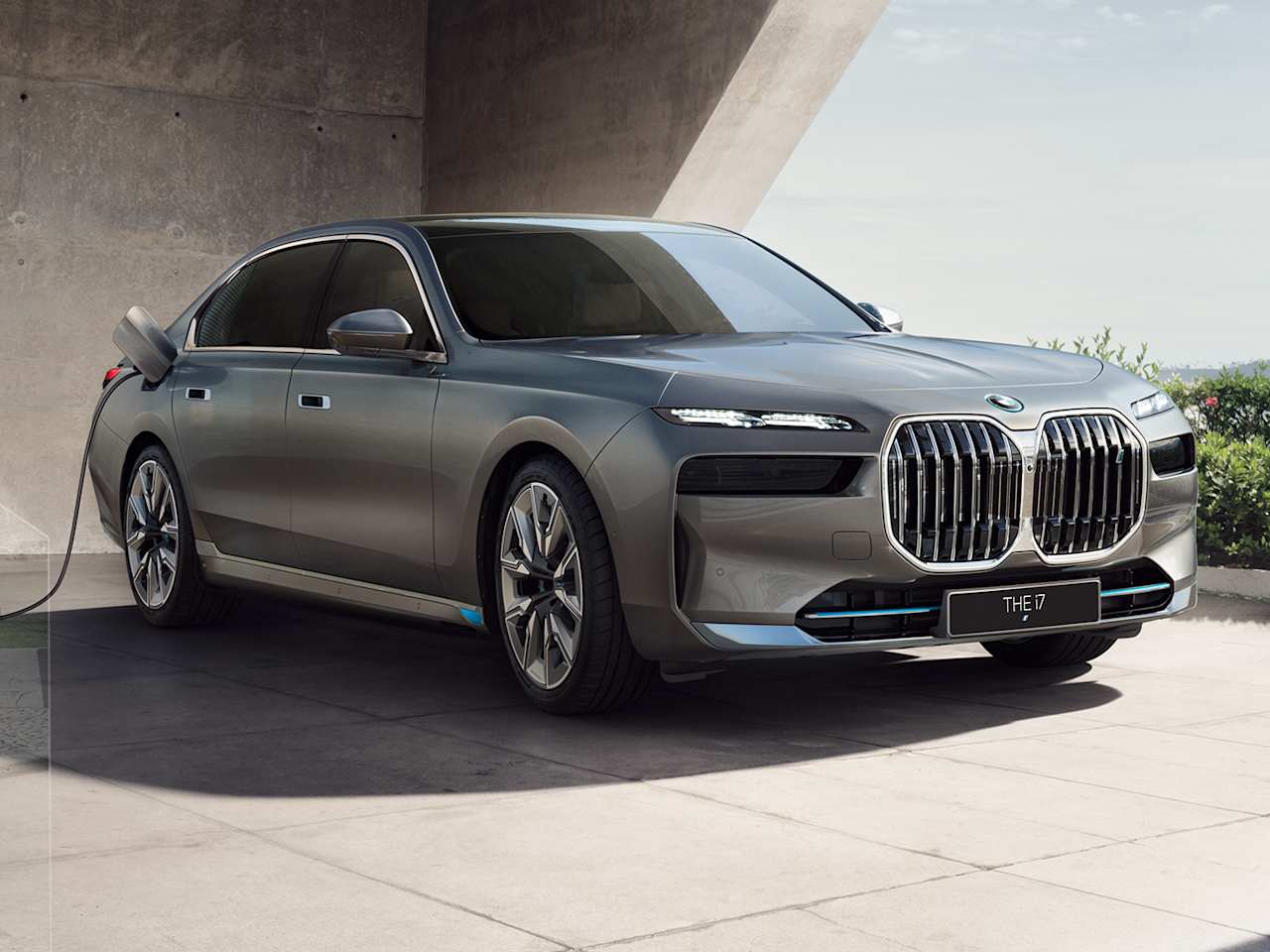 عرض BMW i7