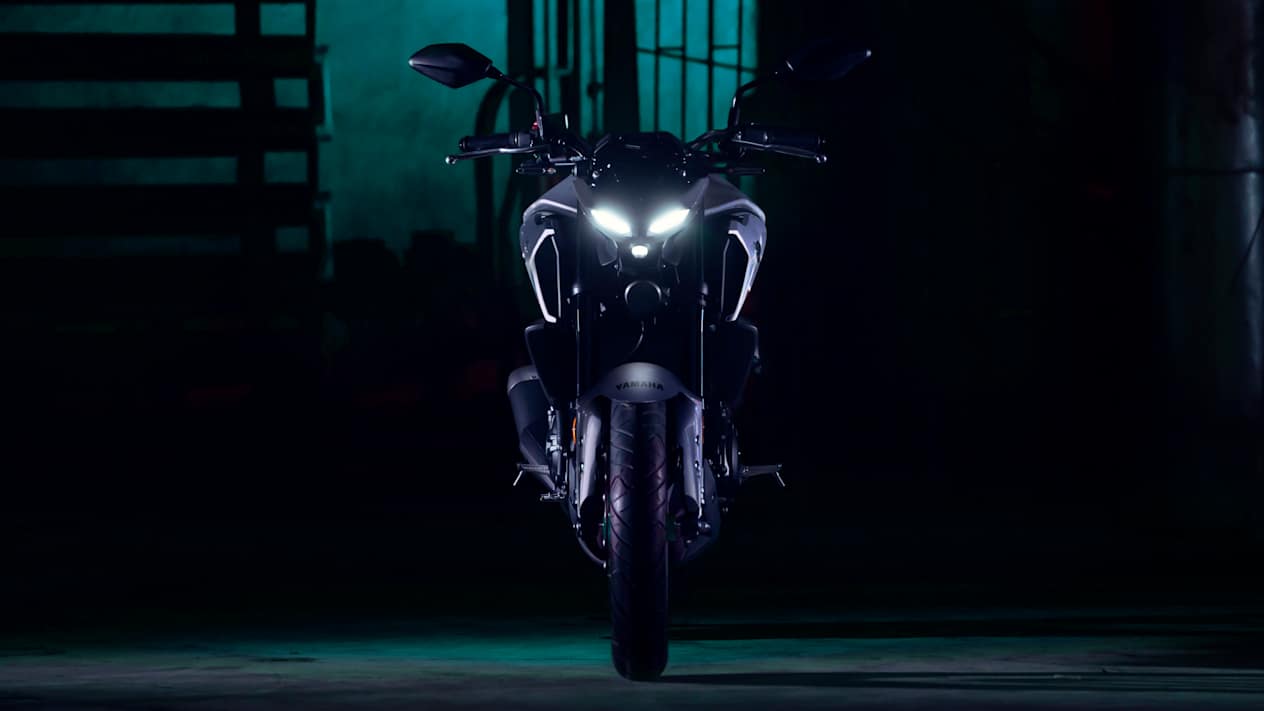 Yamaha MT-03 2023 Cyan Storm : face avant statique