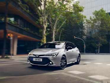Corolla hybrid store sports tourer