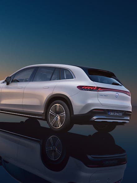 EQS SUV að aftan