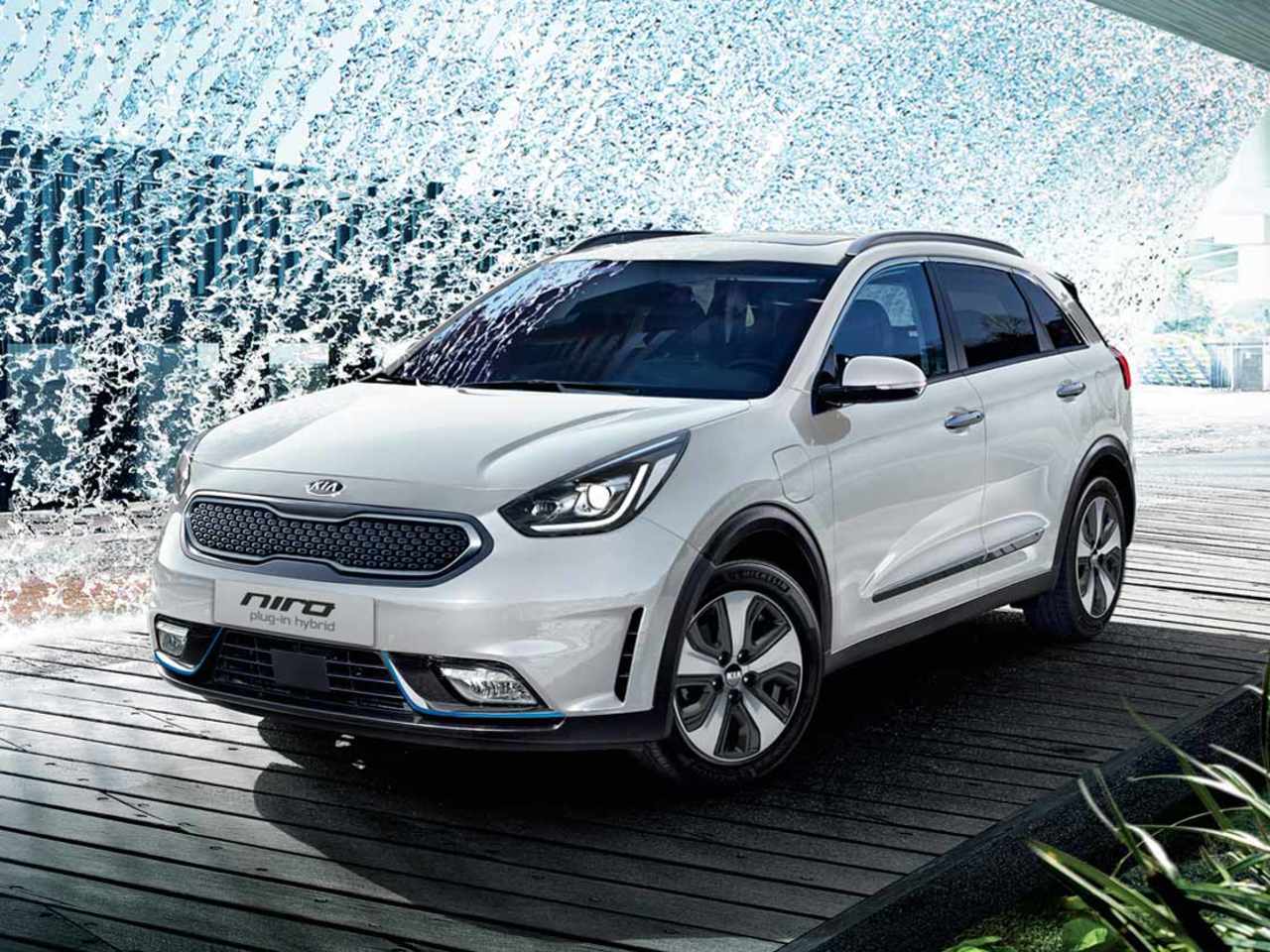 Kia Niro available at Snows wins Best Hybrid in DieselCar & EcoCar Top 50