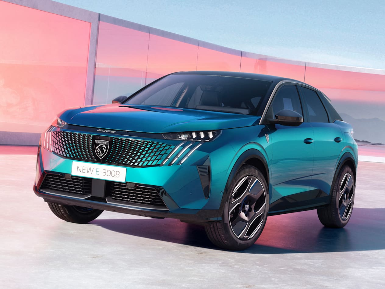 Peugeot 3008 2024 : trois quarts avant gauche statique