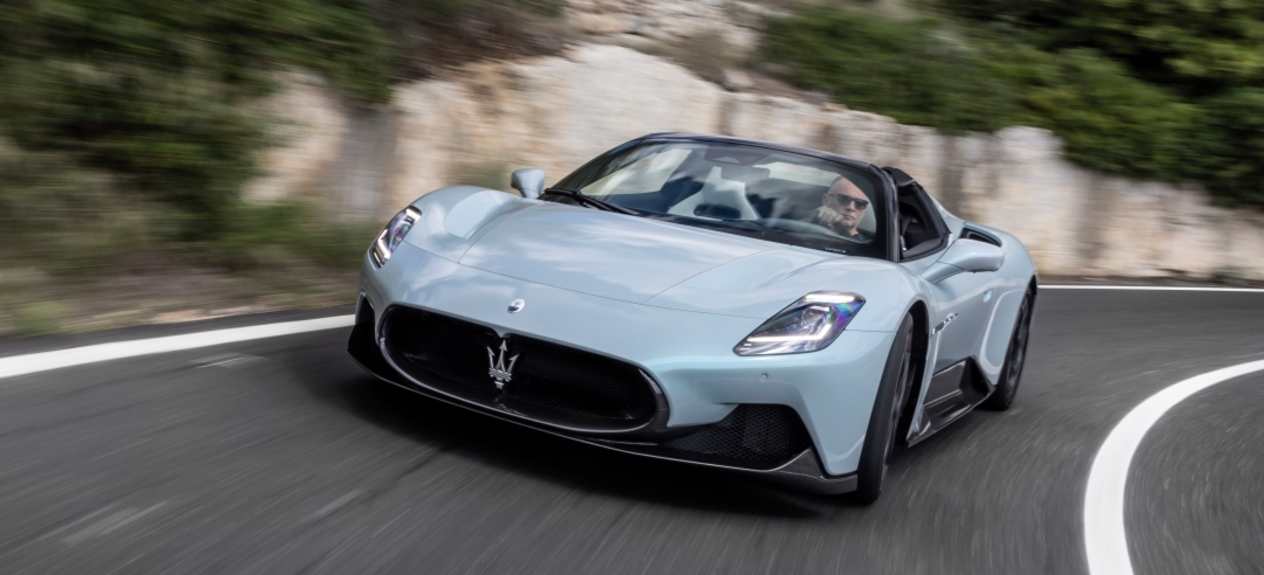 Maserati MC20 avant