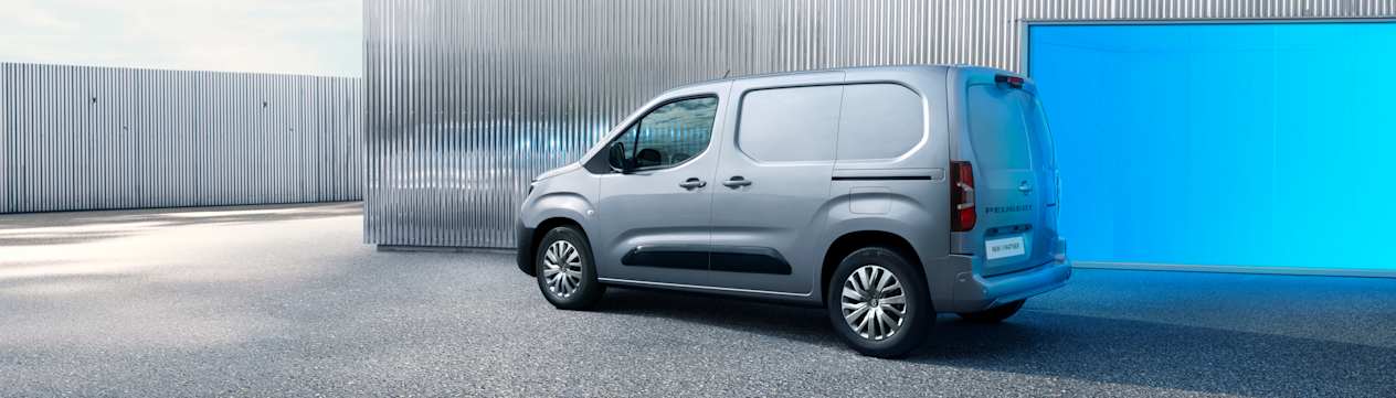 Peugeot Partner 2024 : trois quarts arrière gauche
