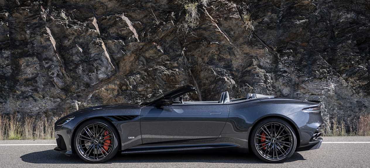 Aston Martin DBS Volante : Profil capote ouverte