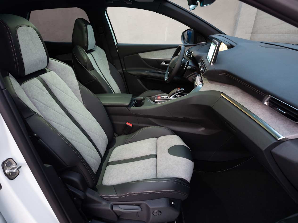 Siège alcantara 3008 HYbrid4