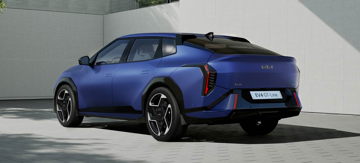 Kia EV4 4 Portes GT-Line 2025 : trois quarts arrière gauche statique