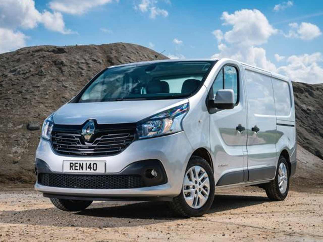 2015 - THE BEST EVER YEAR FOR RENAULT VAN SALES IN UK 