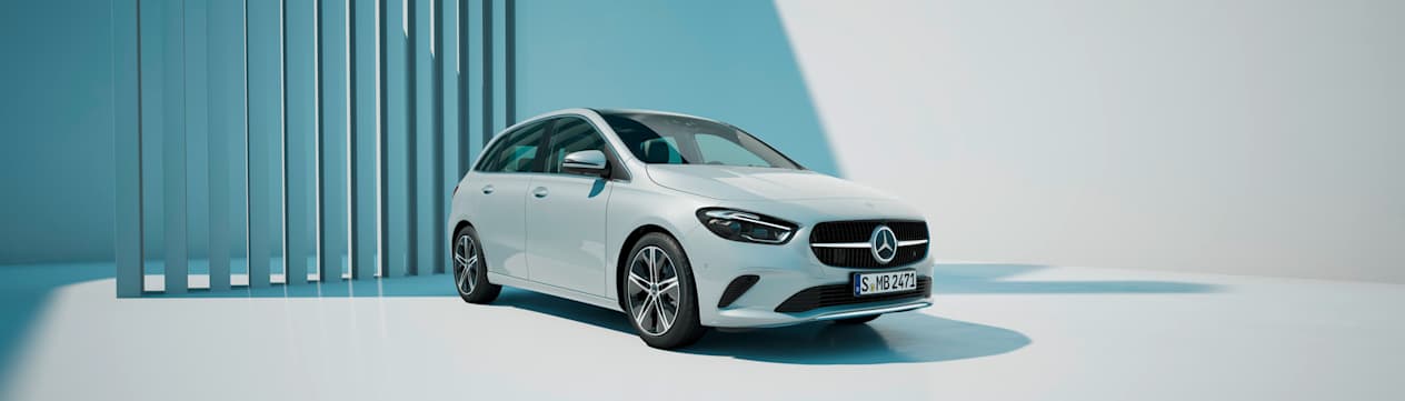 Mercedes-Benz Classe B 2023 : Trois quart avant droit finition progressive
