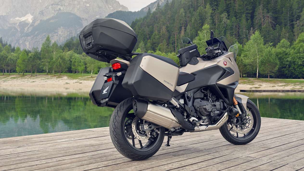 Honda NT1100 2025 : 3/4 arrière