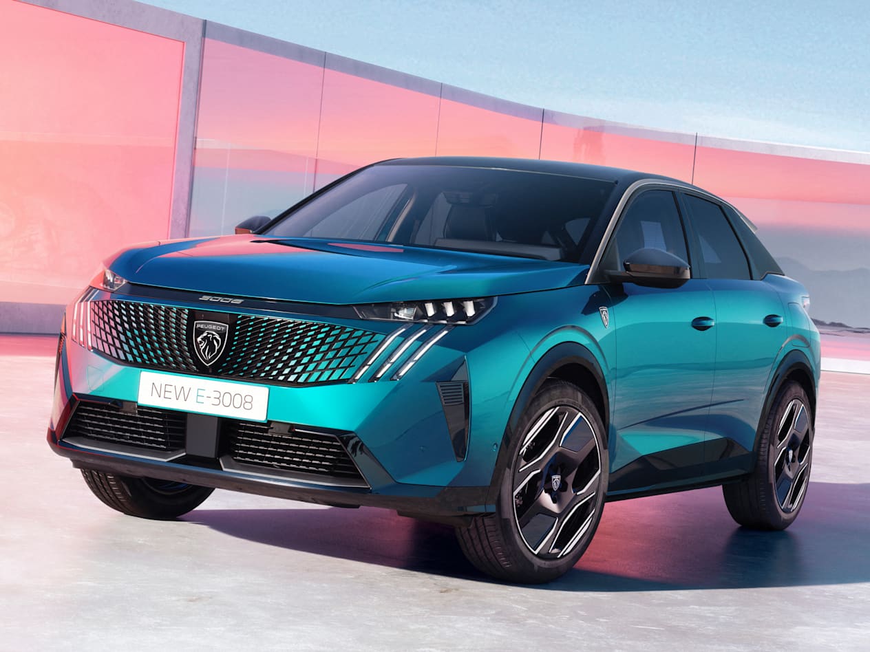 Peugeot 3008 2024 : trois quarts avant gauche statique