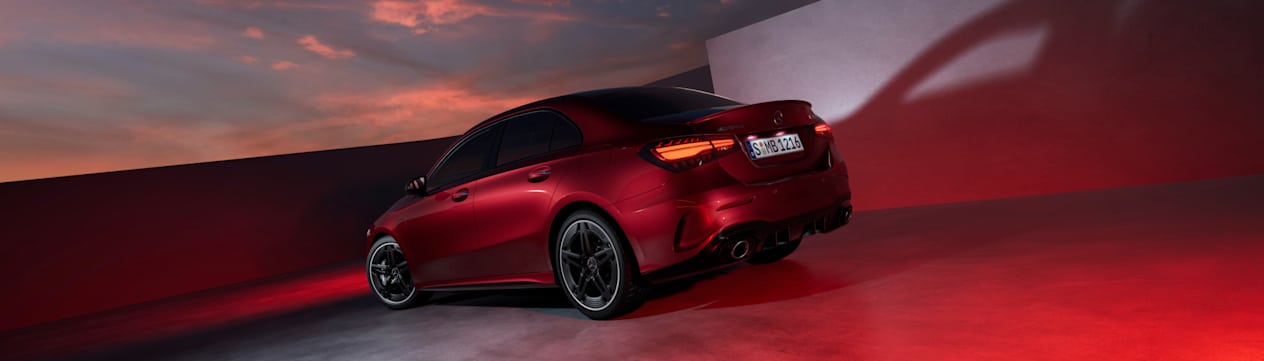 Classe A Mercedes-AMG A 35 Berline 2023 : trois quarts arrière gauche