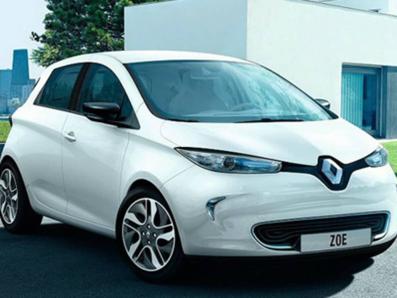 RENAULT RISES UP THE RANKS IN AUTO EXPRESS DRIVER POWER 2015 SURVEY