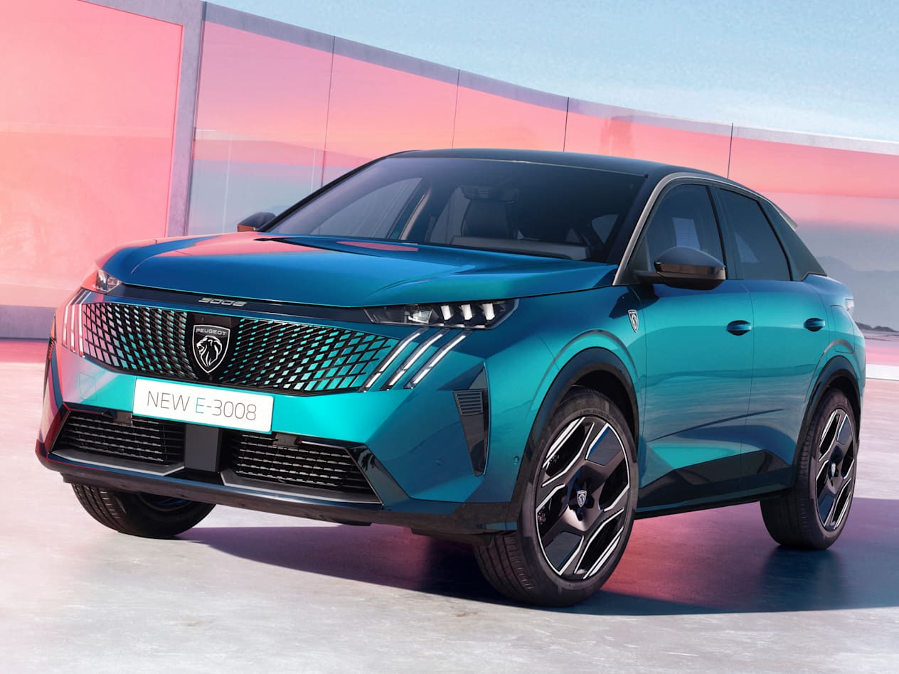 Peugeot 3008 2024 : trois quarts avant gauche statique