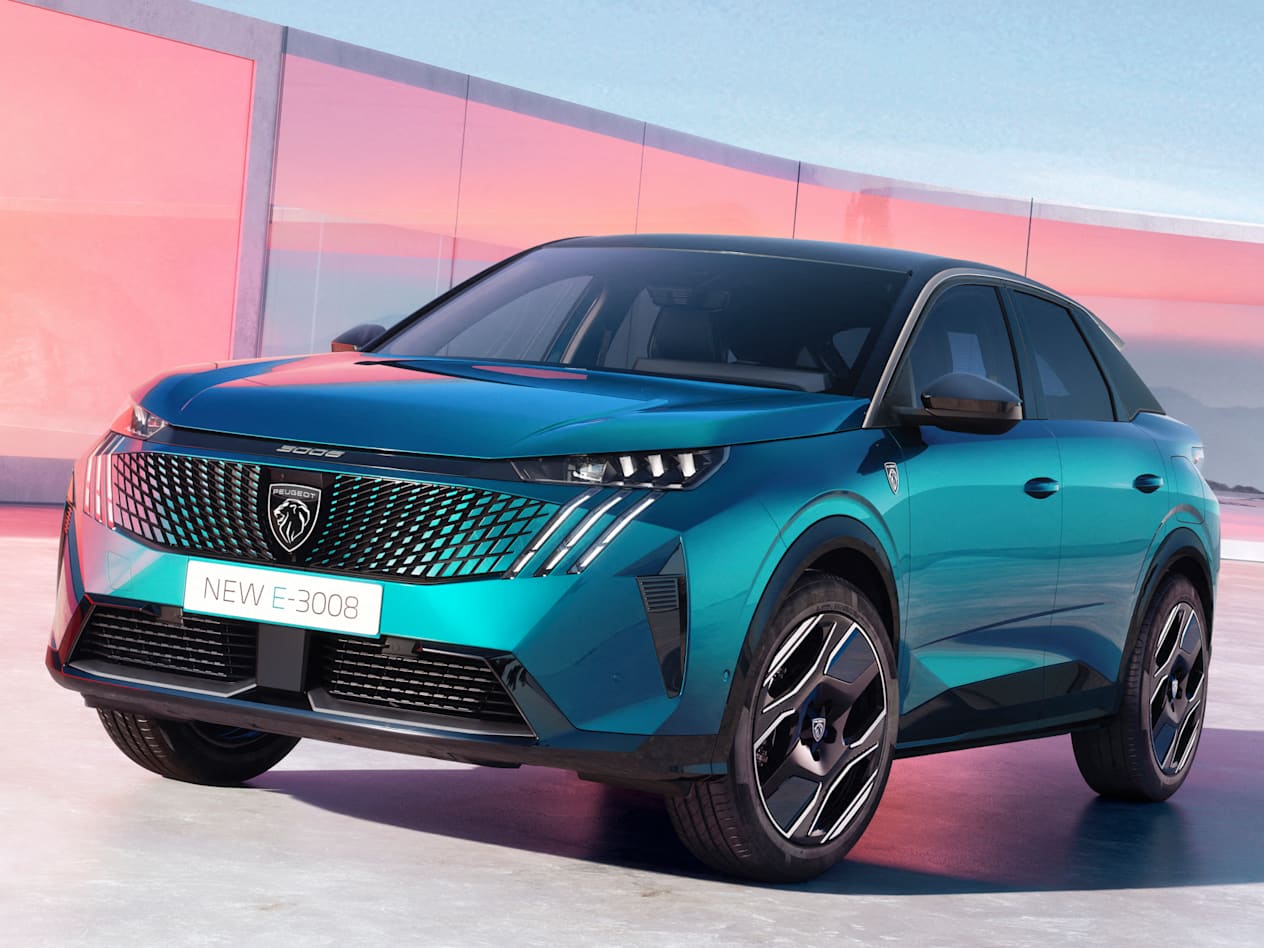 Peugeot 3008 2024 : trois quarts avant gauche statique