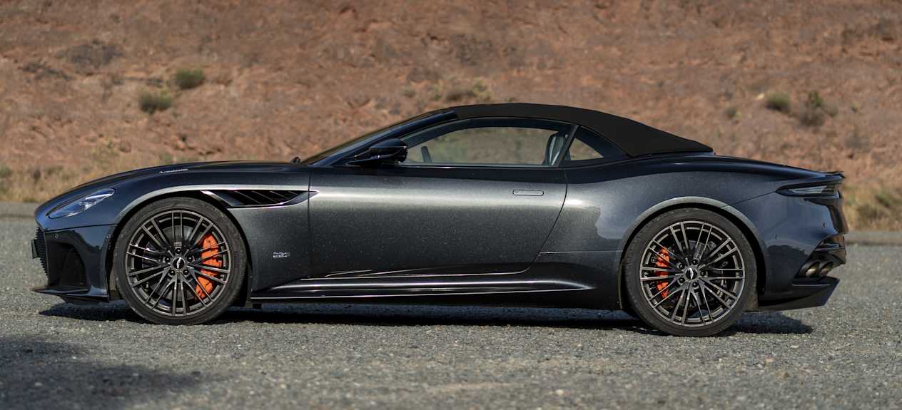 Aston Martin DBS Volante : Profil capote fermée
