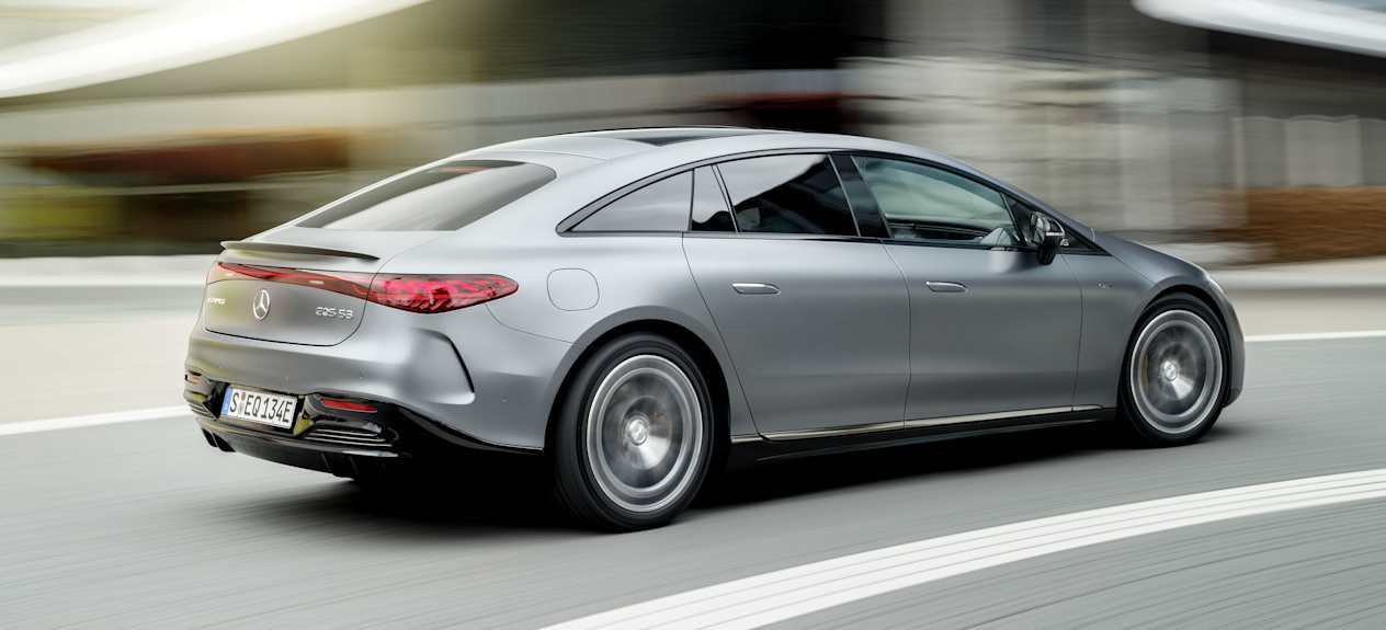 Mercedes-AMG EQS 53 4MATIC+ : Trois quart arrière en roulant