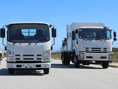 【Lucky】 Renzy Debossed Logo Low-Top Sneakers | Guess