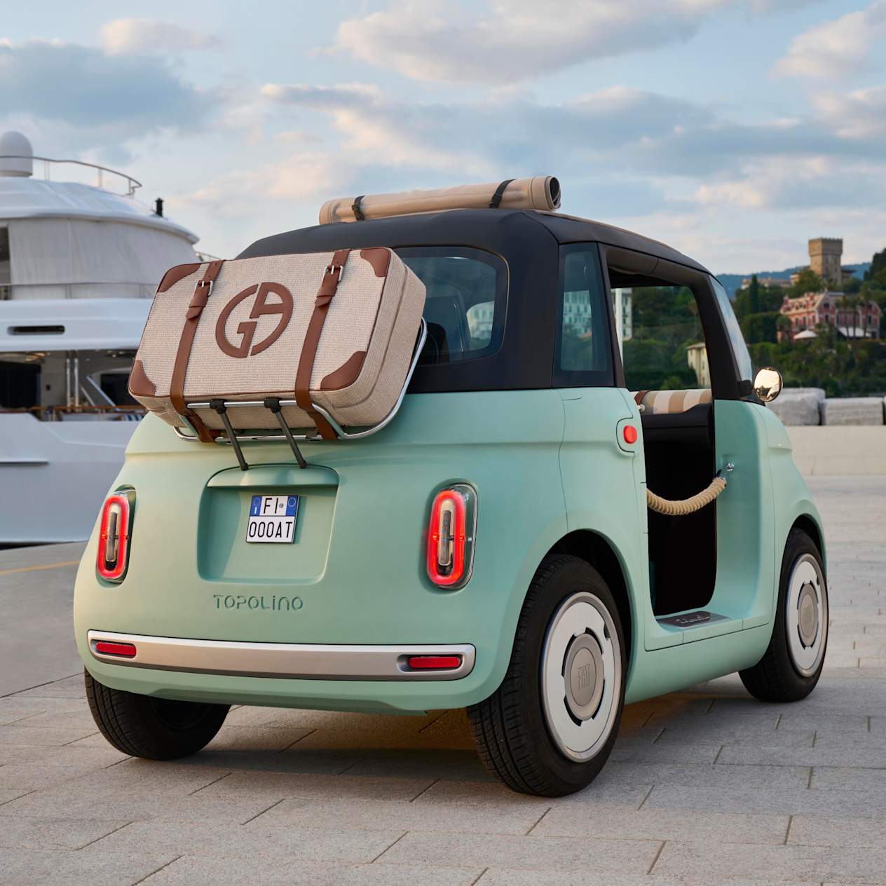 Fiat Topolino Dolcevita 2023 : trois quarts arrière droit statique