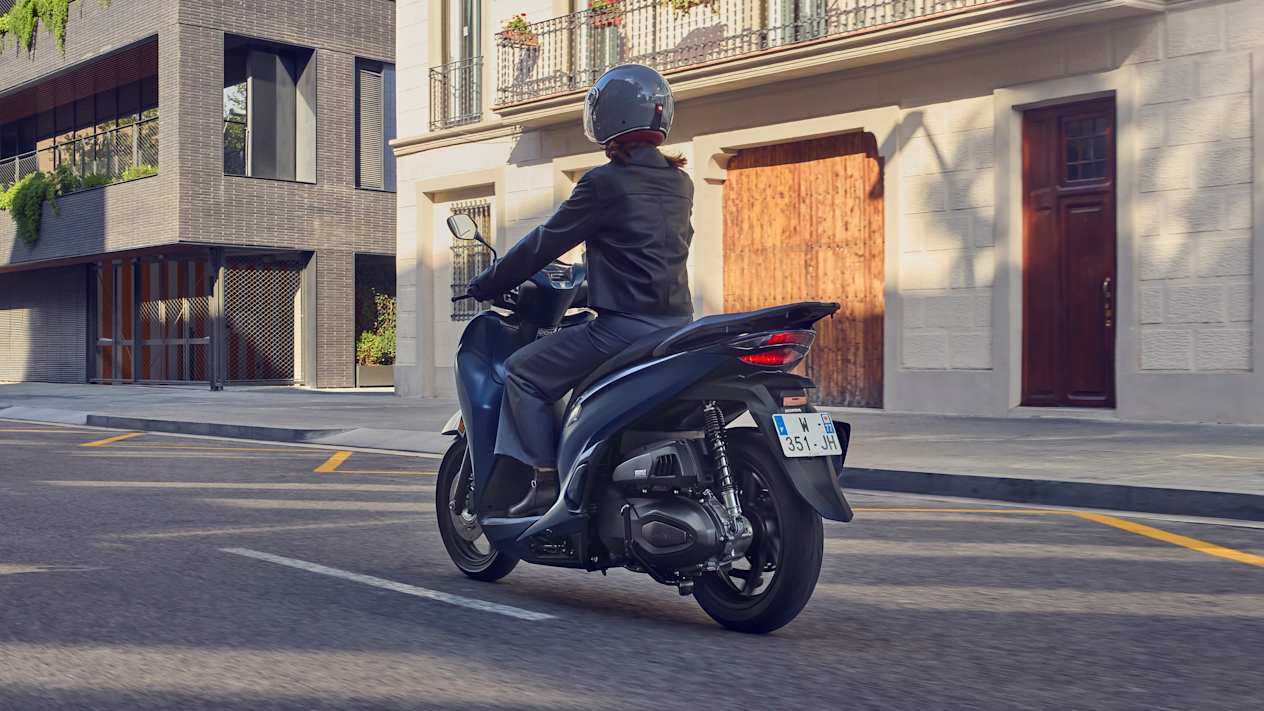 Honda sh350i 2025 : arriere