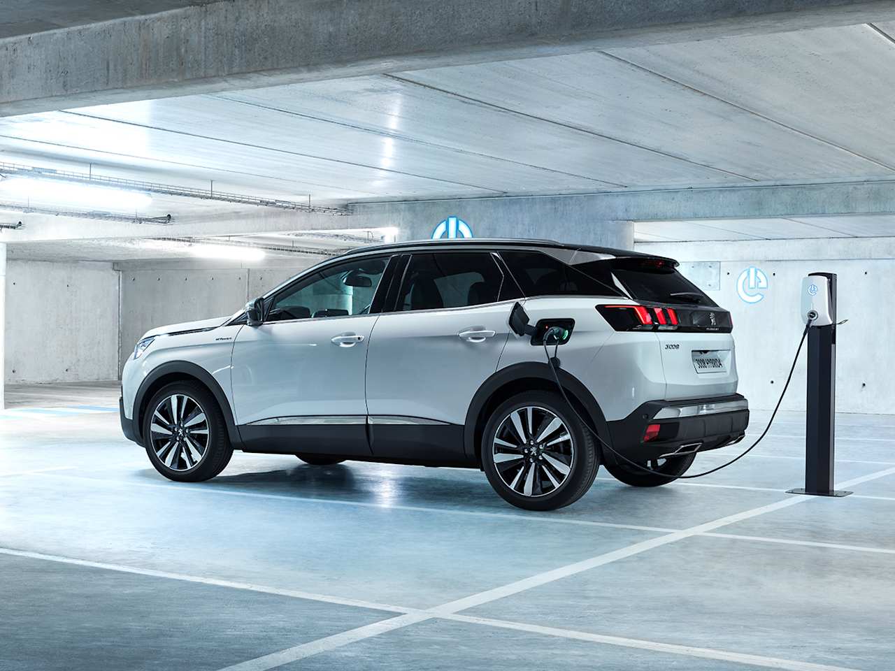 Peugeot 3008 HYbrid et HYbrid4 : Le résumé des essais