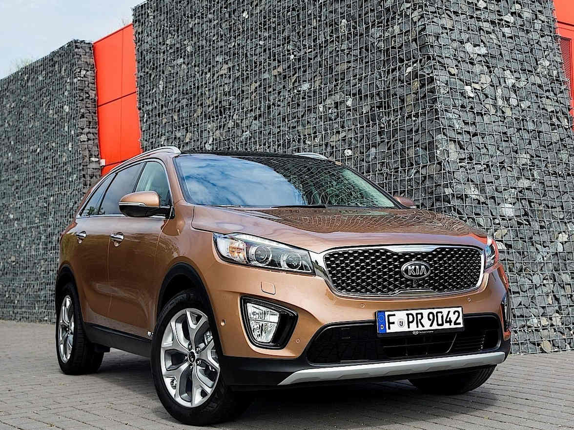 Kia Sorento: Operation of the rear parking assist system Kia Sorento: Operation of the rear parking assist system