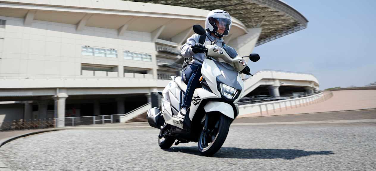 Suzuki Avenis 2025 : circuit