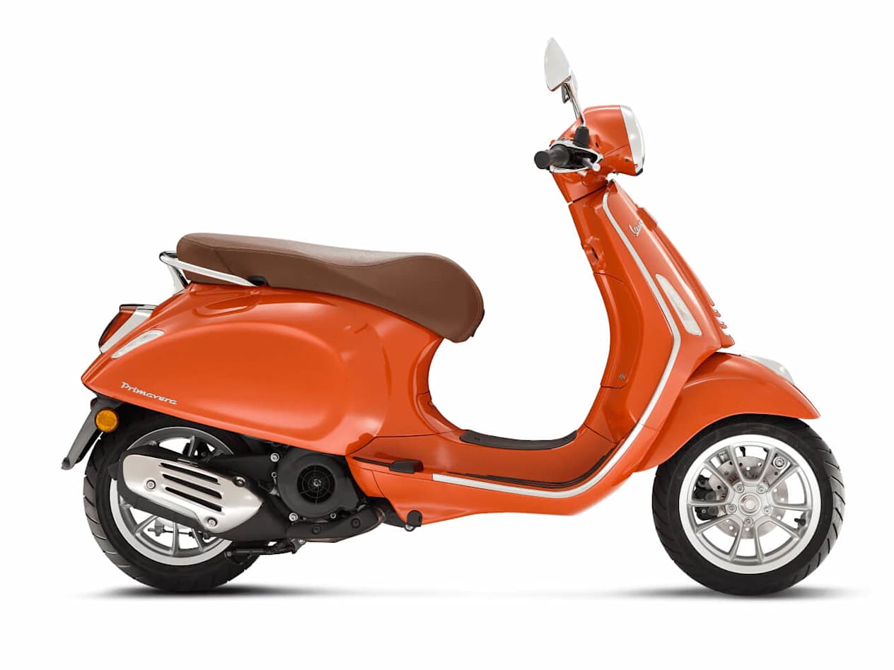 Vespa Primavera orange