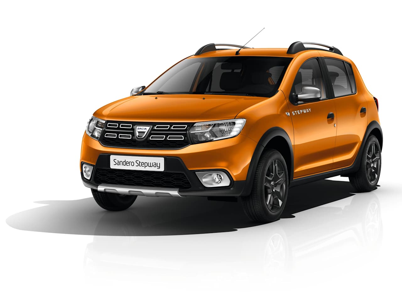 DACIA SE SUMMIT RANGE ARRIVES IN THE UK 