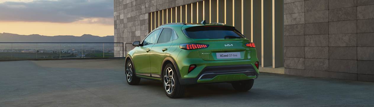 Kia Xceed 2022 GT Line : Trois quart arrière gauche et face arrière