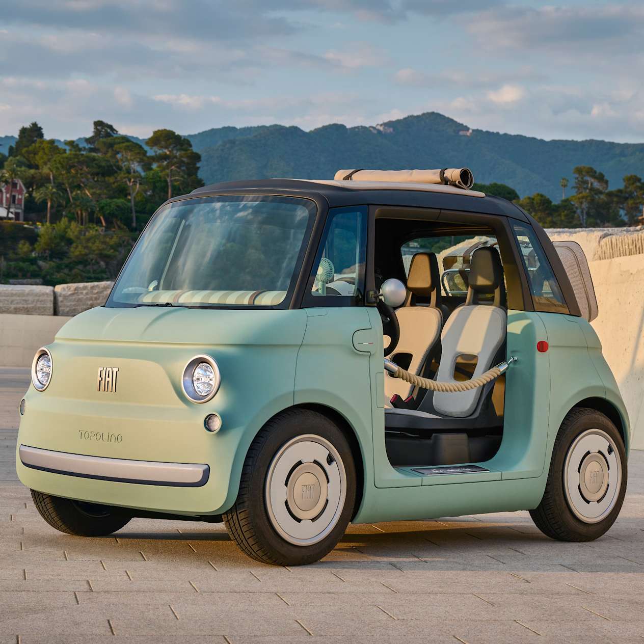 Fiat Topolino Dolcevita 2023 : trois quarts avant gauche statique